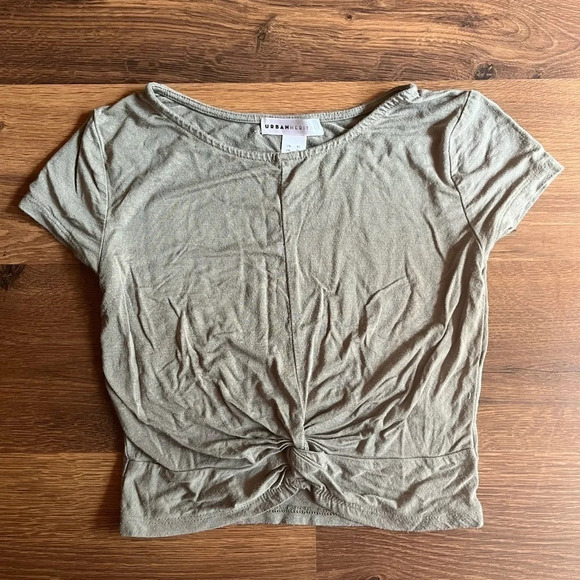 FREE Twisted Crop Top - Picture 4 of 4